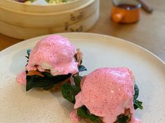 粉粉的班尼迪克蛋-CHILLAX轻乐时(侨建·Hi City店)