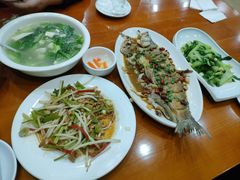 -漁耕小厨农家院(武当山店)