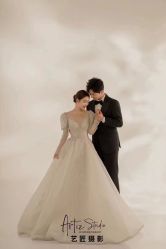 点击看大图 -GRACE KELLY婚纱与礼服(北京店)
