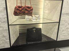 -CHANEL(戴高乐机场T 2E店)