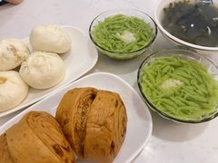 -李与白包子铺(桐梓林店)