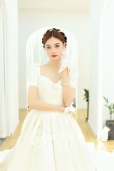 -曼青婚纱礼服馆