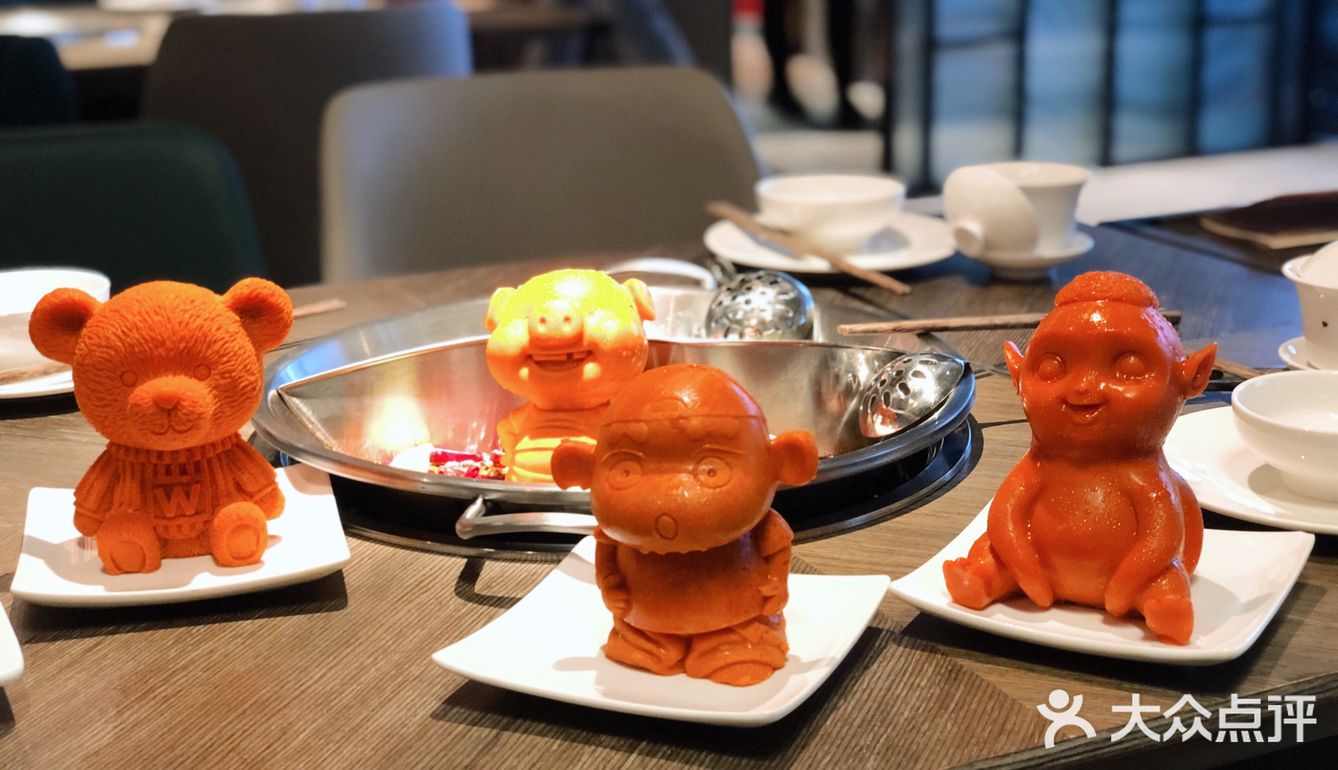 吹爆灯的重庆火锅店！味道超级巴适哦～