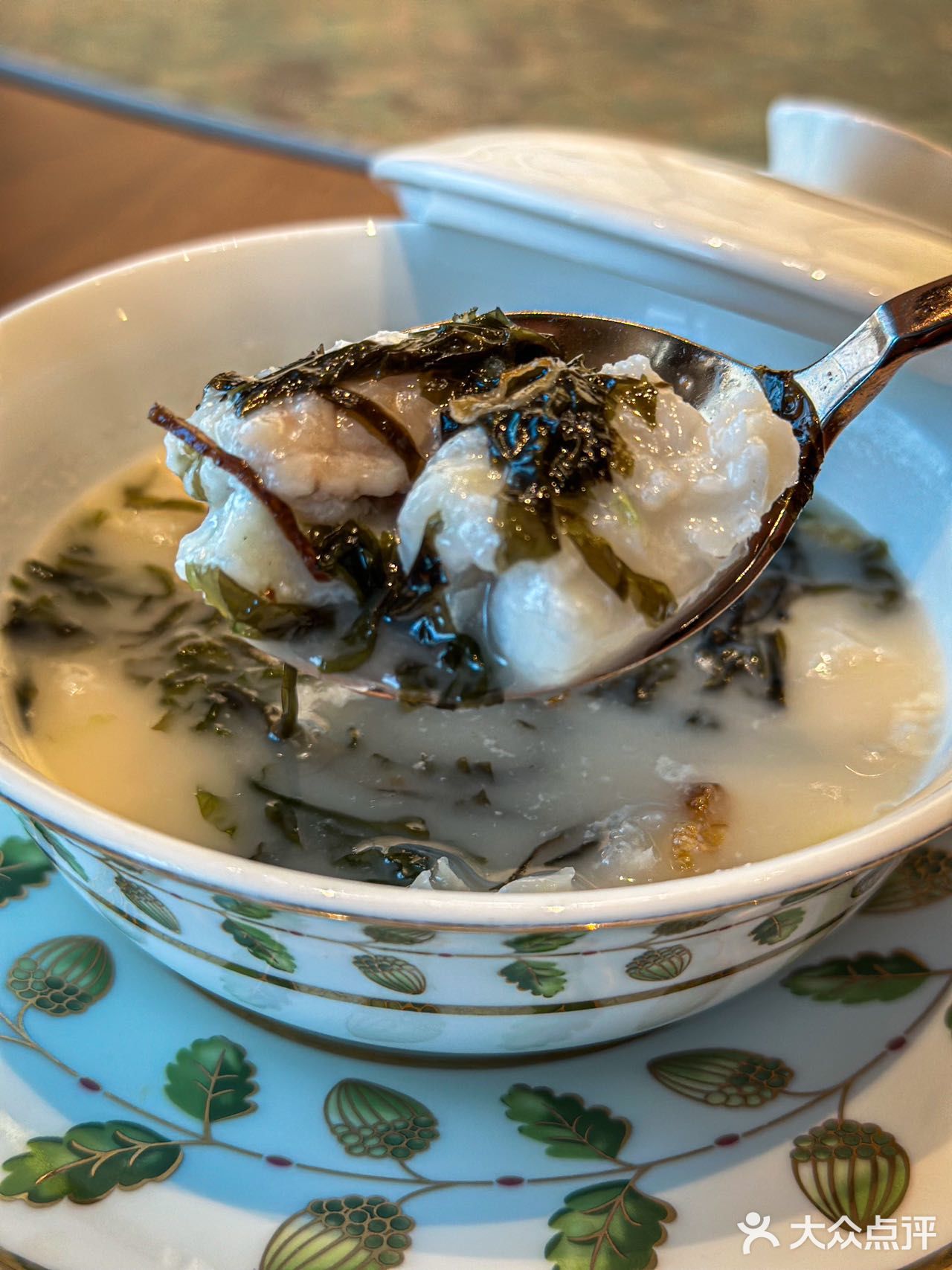 打卡望出去就是魔都三件套的餐厅