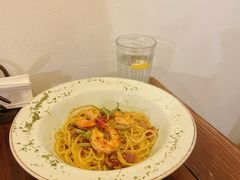 鲜虾蒜辣意面-小食院简餐厅