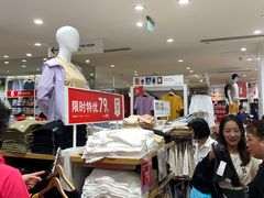 -优衣库(上海虹口龙之梦店)