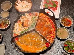 -三出山火锅(南京万象天地店)