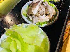 -洪氏嗨捞·广东猪肚鸡·椰子鸡火锅(西咸万象城店)