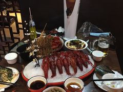 -虾弄弄海派小龙虾·牛羊蝎子火锅