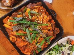 香辣米肠-Myth猪蹄(明洞店)