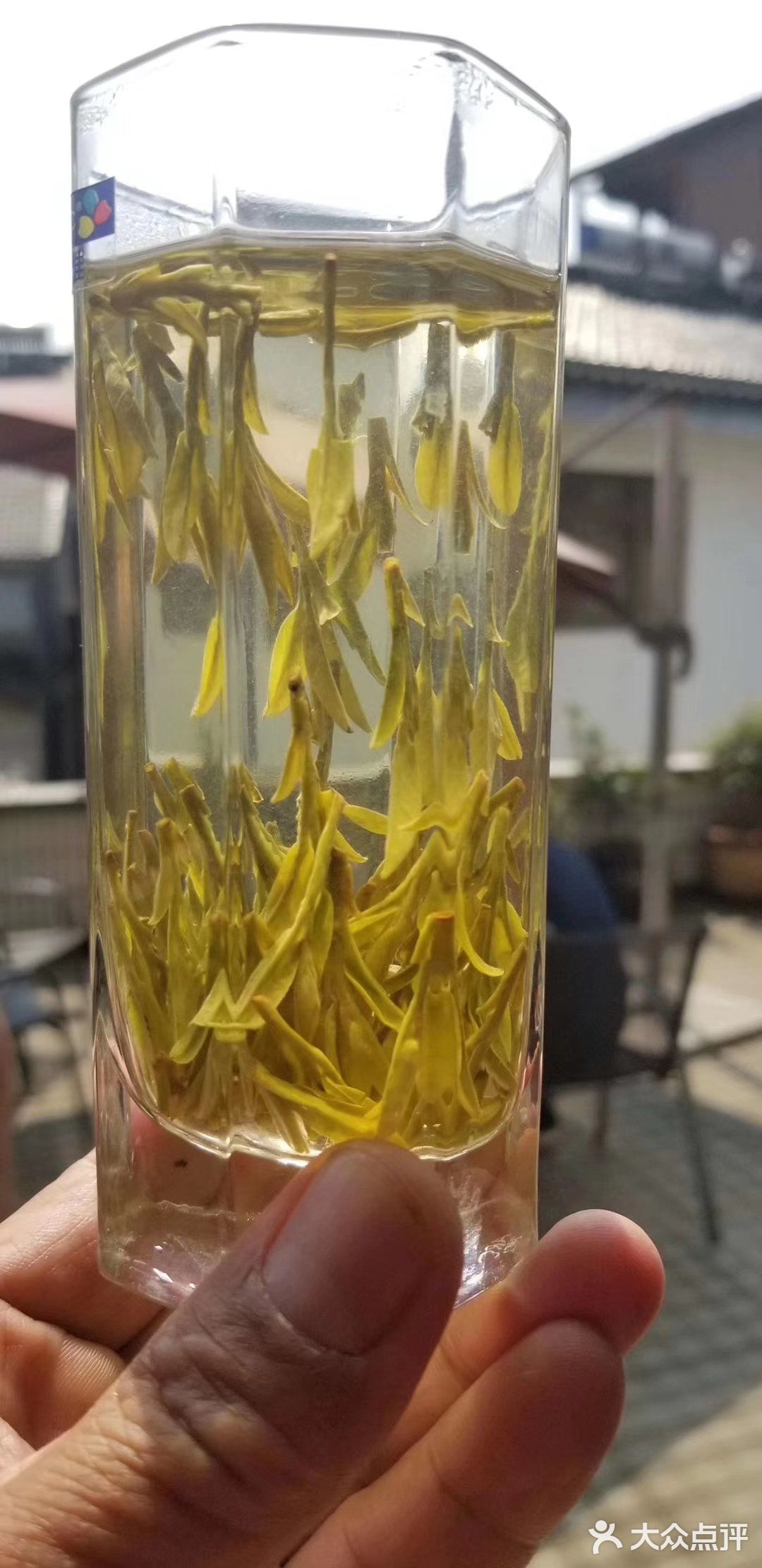 西湖龙井历来为茶中之王之贡茶以形美色郁香馥