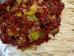 辣皮子滚刀肉拌面-歹歹的加个面过油肉拌面(贵州路店)