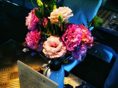 -穹六人间 people 6(岳阳路店)