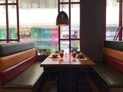 靠窗位-丫丫厨娘·柠檬鸭(安吉万达店)