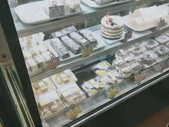 面包甜点陈列柜-新侨三宝乐面包店(崇文门店)