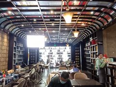 -钟书阁(松江泰晤士小镇店)