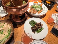 牛肝菌扒芦笋-一坐一忘云南菜(三里屯店)