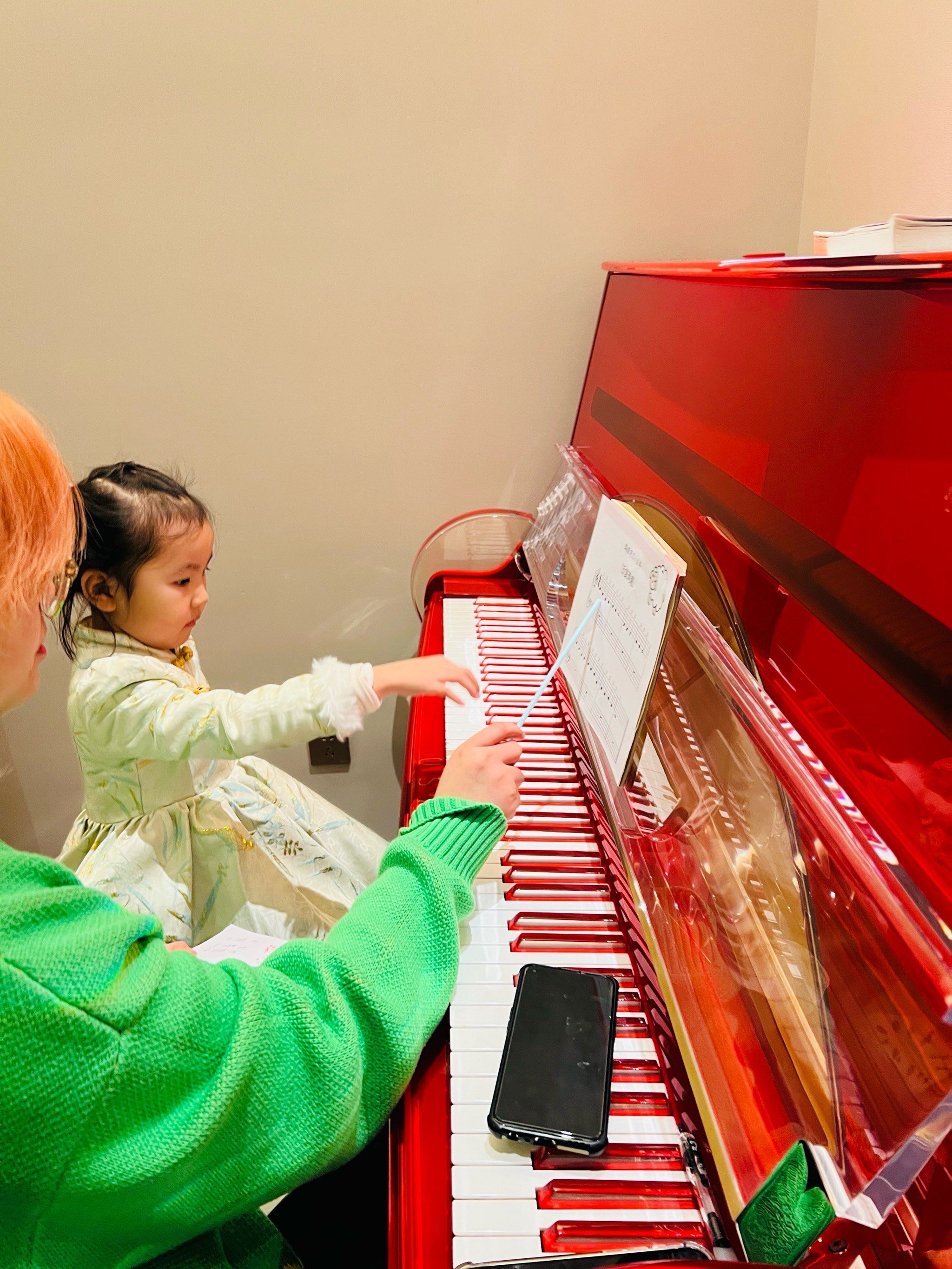 宝贝专注学钢琴的样子真的太棒啦🔥🎹