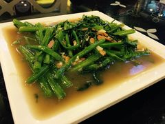 -J Daeng Seafood