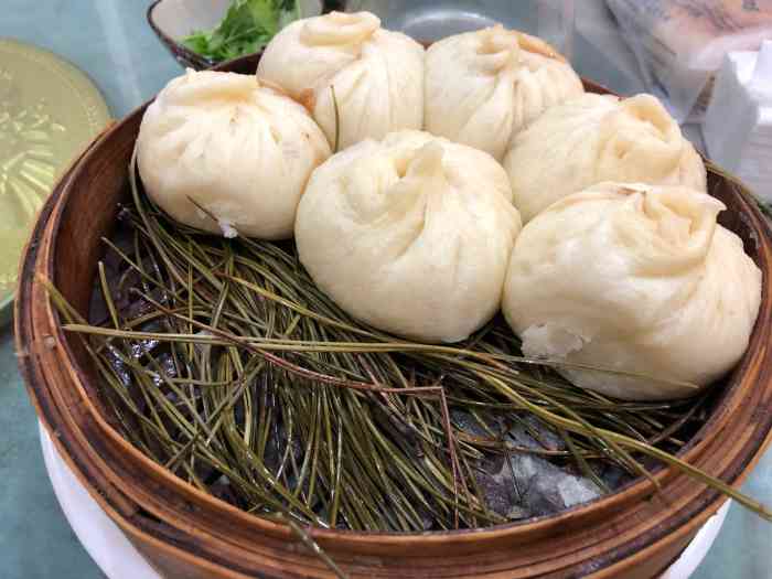 清宫宴酒楼·计氏松枝包子-"味道还可以接受,有点偏咸,溜咯吱还可以,.