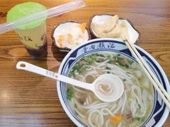 -鑫花溪牛肉米粉(印象水街都心荟店)