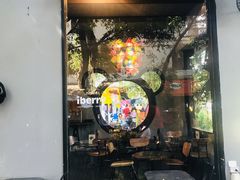 -莓园冰淇淋店