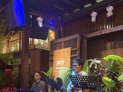 -拾光音乐餐酒吧(告庄星光夜市店)