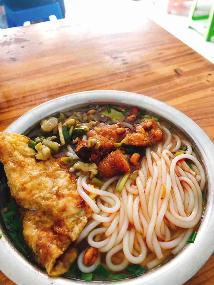 生意不是一般的好都过了早餐的时间旁边别家的店的