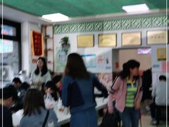 等位区-老磁器口豆汁店(天坛店)