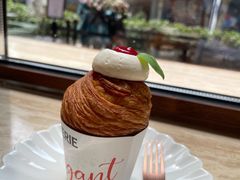 -VERIE BAKEHOUSE