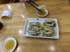 牛肉鍋貼-小姜锅贴(凤凰街店)
