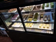 面包甜点陈列柜-韩盛·盛江山自助料理(于洪新玛特店)