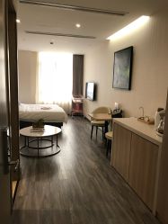 -海豚湾高端月子会所(黄浦店)