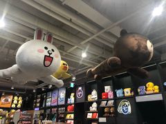 -LINE FRIENDS Garosu-gil Flagship Store