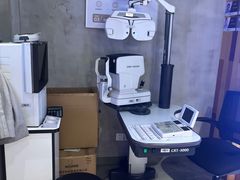-LOOK眼镜·蔡司依视路配镜(宝山万达店)
