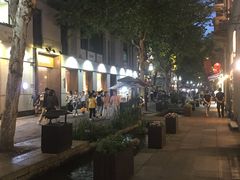 -吴山路夜市