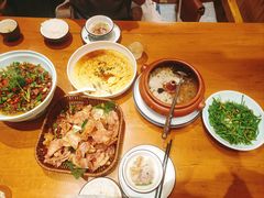 -老滇山寨•云南特色菜•地方菜•民族风情歌舞表演(金碧店)