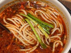 小锅米线-云海肴云南菜(浦江欢乐颂店)