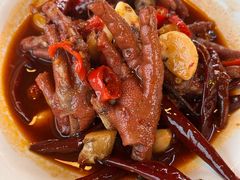 洪城烧鸡脚-遇见老三样(昌北机场店)