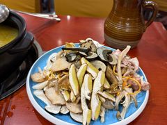 -菌之家·专业纯野生菌火锅·特色炒菌