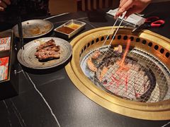 -山川小町·极番烧肉(新地假日广场店)