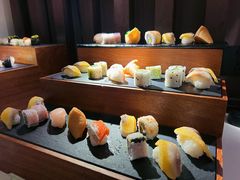 -亚洲国际大酒店·云顶阁旋转自助餐厅