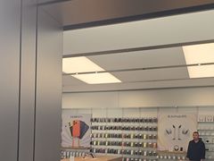 -Apple零售店(华贸购物中心店)