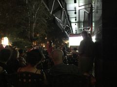 楼下的酒吧。-泰悦豪庭酒店