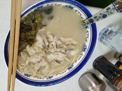 招牌黄鱼面-明呈黄鱼面馆(斜土路店)