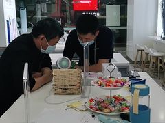 -荣耀授权专卖店(黄浦浙江中路店)