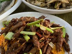 -丹水桥地锅鱼·翘嘴鲌·地方特色全鱼宴(丹江口大坝店)