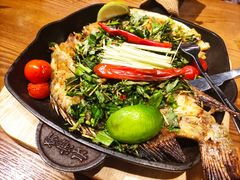 香茅草烤罗非鱼-云海肴·汽锅鸡·云南菜(天山百盛优客店)