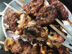-烤肉小伙烤肉店
