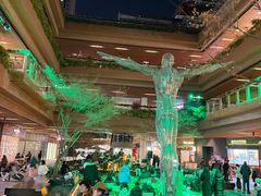 -瑞虹新天地月亮湾